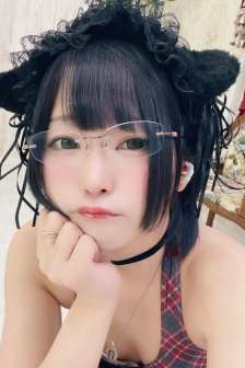 迷人的保姆.